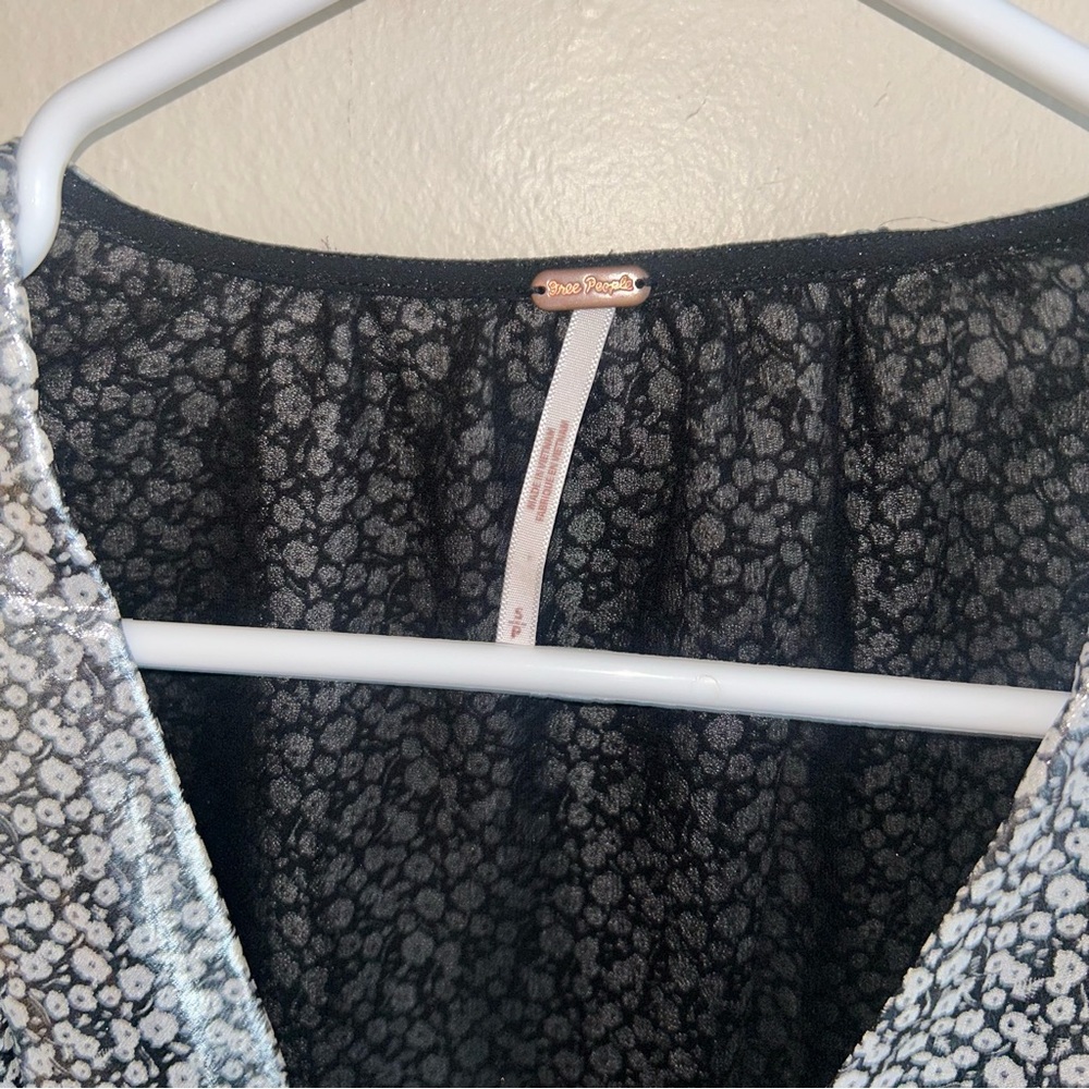 Free People Small Talk That Talk Metallic Floral Puff Sleeve Blouse - Picture 3 of 5